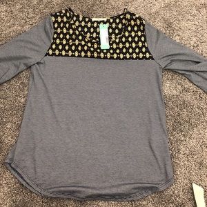 Le Lis Women’s Medium Print Top